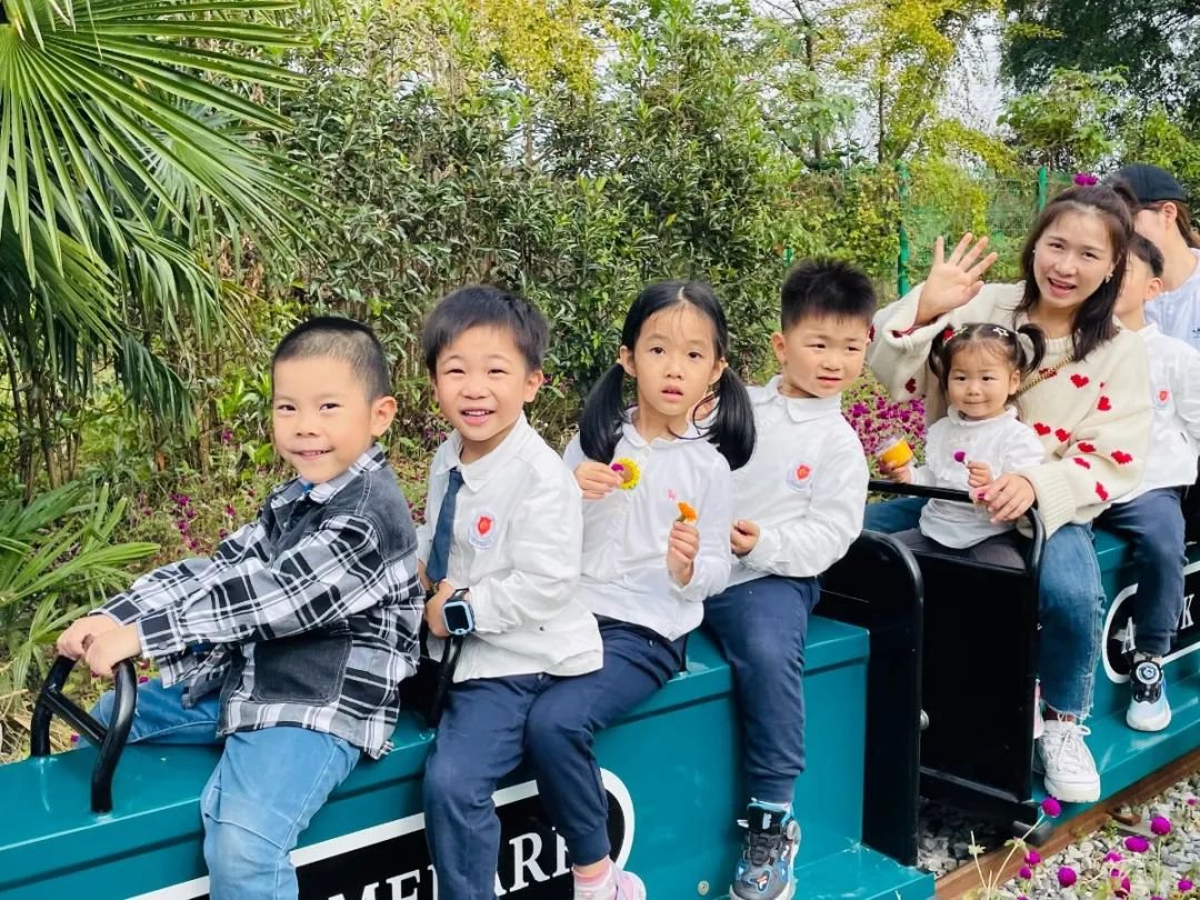 圣地雅歌幼儿园|不负好时光，，，，相约趣探秋